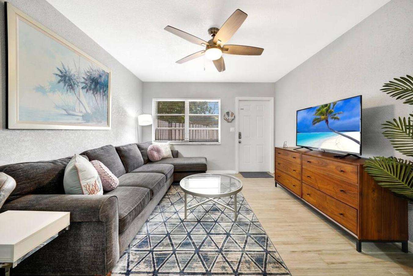 Lovely 1 Bedroom - Just Beachy By Pmi 포트 로더데일 외부 사진